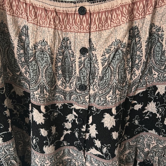 BUNDLE 3/$12 Charlotte Russe Off the Shoulder Top - Picture 2 of 7